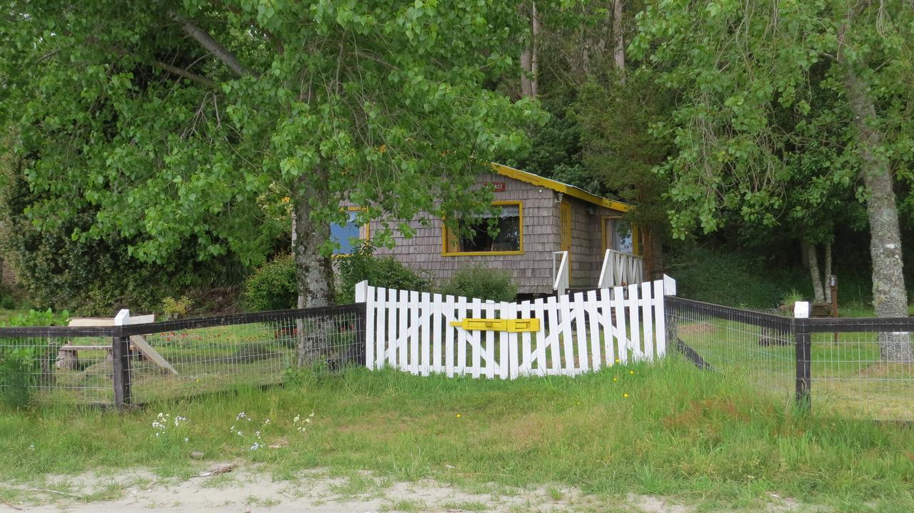 Lodge Caulin *